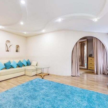На Палаце Спорта Appartement Kiev Buitenkant foto