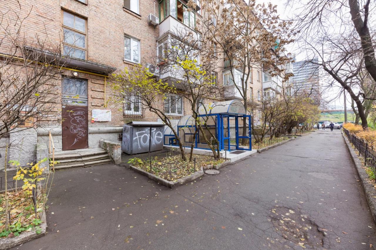 На Палаце Спорта Appartement Kiev Buitenkant foto