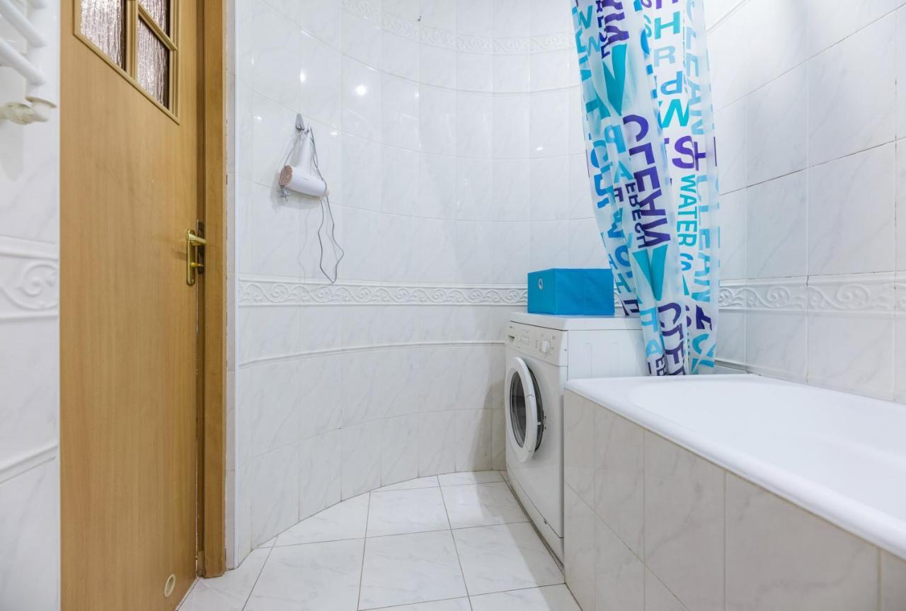 На Палаце Спорта Appartement Kiev Buitenkant foto