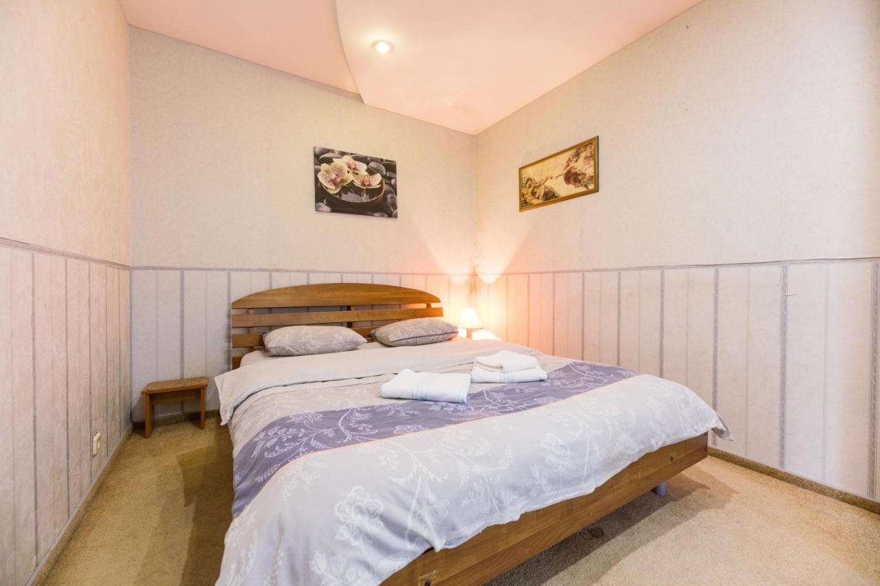 На Палаце Спорта Appartement Kiev Buitenkant foto