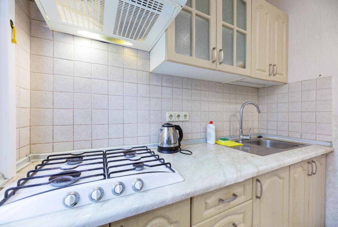 На Палаце Спорта Appartement Kiev Buitenkant foto